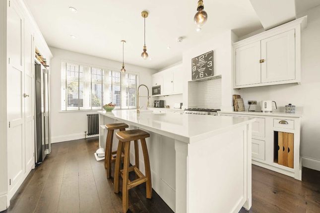 11, Glennie Road, London photo 4