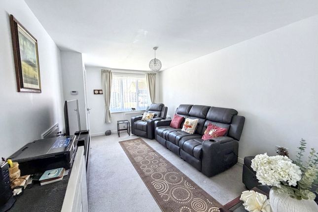 2, Canch Crescent, Blyth photo 3