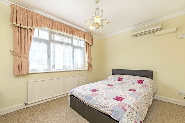 Property to rent in Wendover Drive, New Malden