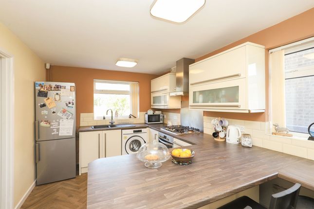 9 Grassmoor Close, Sheffield photo 3