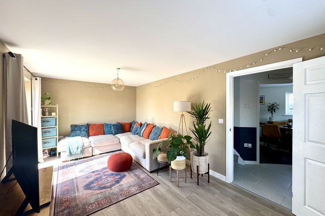 14 Warren Way, SHERBORNE photo 3