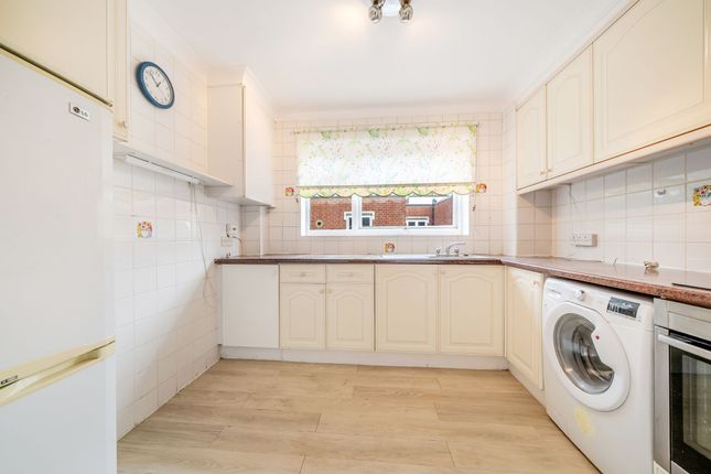 Flat 8, Highwood, Bromley photo 3