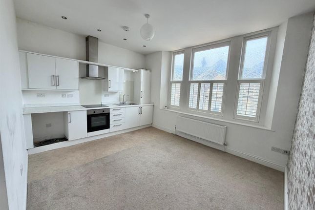 Flat 8, Kew Gardens, Weston-Super-Mare photo 2