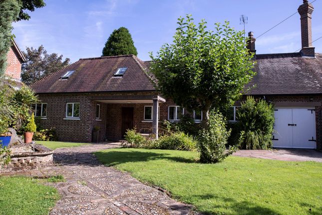 Thumbnail Cottage to rent in Baynards, Rudgwick, Horsham