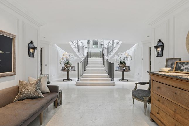 19, Esher Park Avenue, Esher photo 2