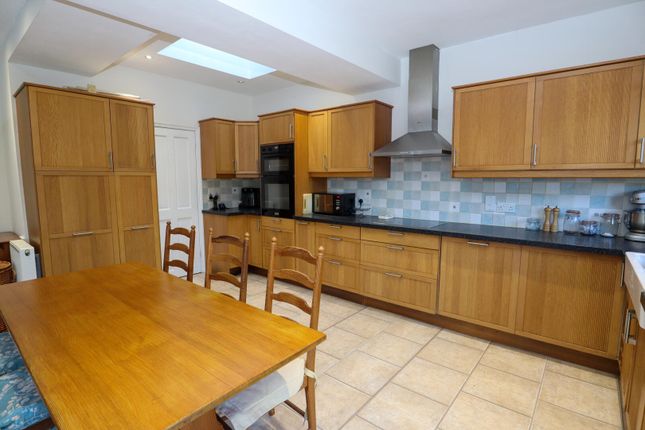 51, Windermere Road, Coulsdon photo 4