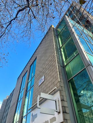 Office to let in 89 Eccleston Square, London