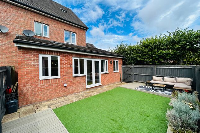83 Chaise Meadow, Lymm photo 4