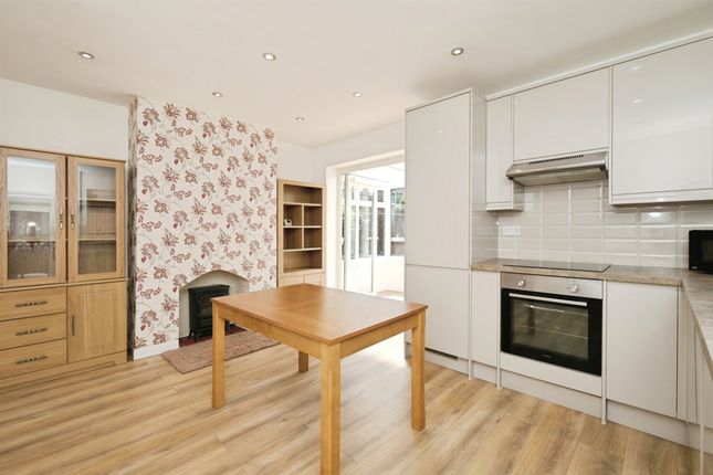42, Windsor Drive, Derby photo 4