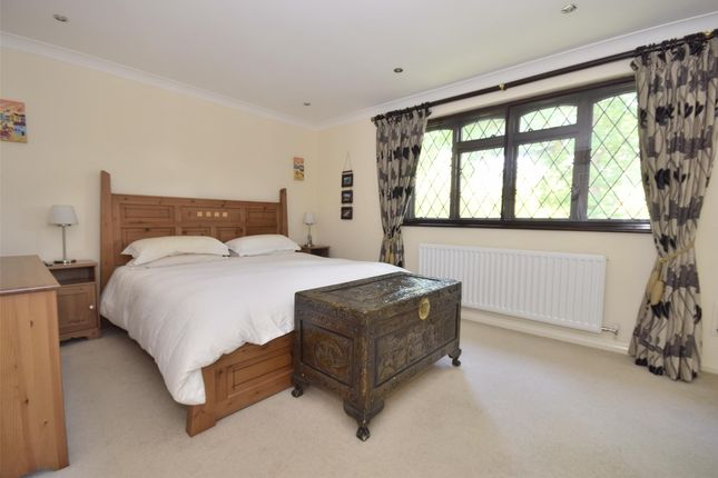 7, Hedingham Close, Surrey photo 3