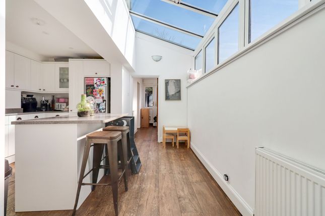 31. Coverts Road, Esher photo 3
