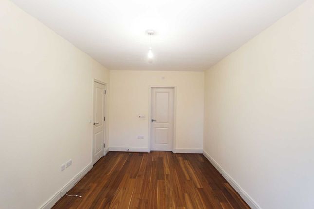 Detached house to rent in Beaumont Drive, Worcester Park