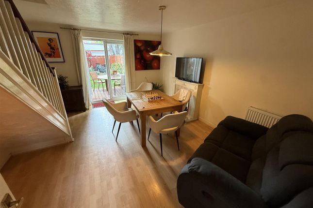 78, Botham Drive, Slough photo 4