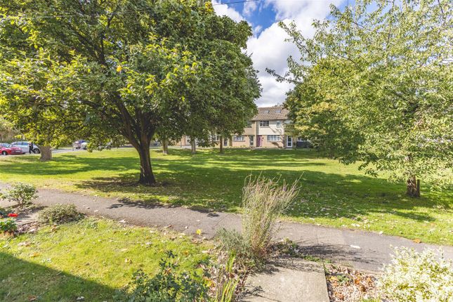 82, Albert Street, Windsor photo 3