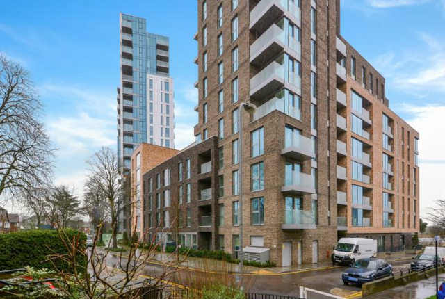 Thumbnail Flat for sale in Newnton Close, Woodberry Down