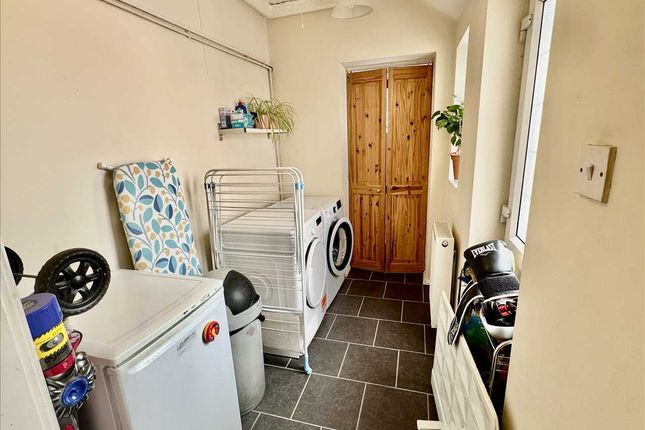 20, Wood Avenue, Wednesfield photo 5