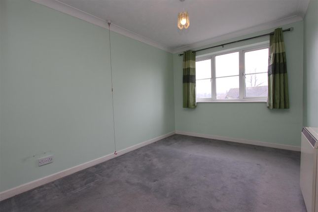 Flat for sale in Albyn House, Alexandra Road, Hemel Hempstead, Hertfordshire