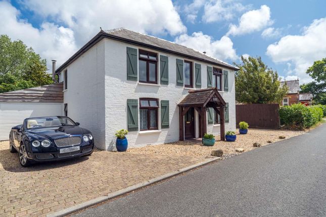 Thumbnail Detached house for sale in New Road, Porchfield, Newport