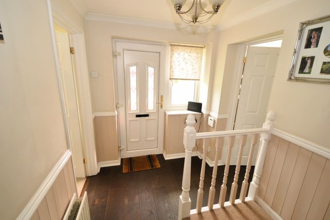 5 Freemantle Road, Bagshot photo 2