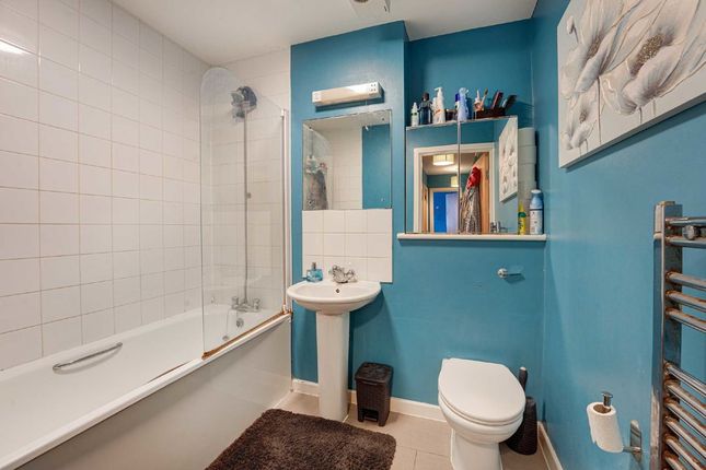 Flat for sale in Mitcham Road, London