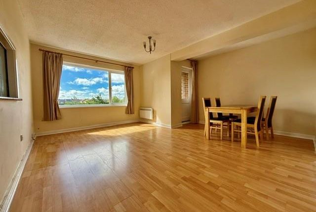 49, Trent Road, Swindon photo 2