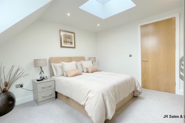 Flat for sale in Tolmers Gardens, Cuffley, Potters Bar