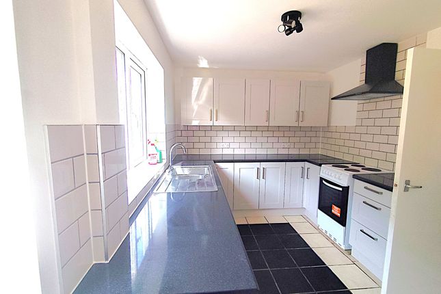 18 Teesdale, Northampton photo 5