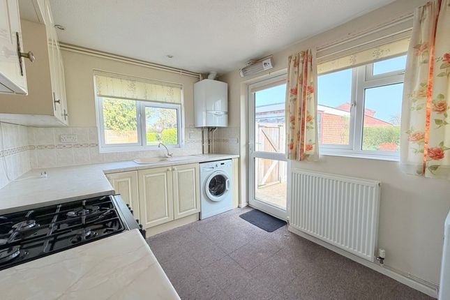 1 Charnwood Way, Southampton photo 2