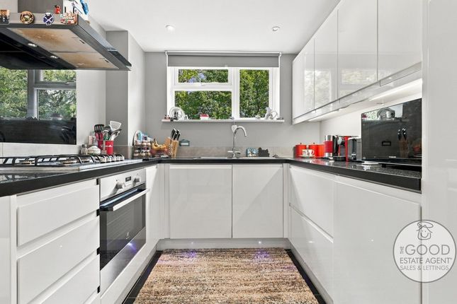 59, Willingale Road, Loughton photo 3
