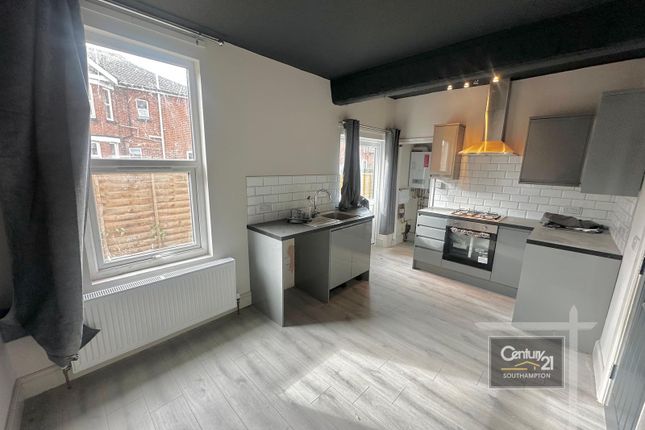 Newcombe Road, SOUTHAMPTON photo 2