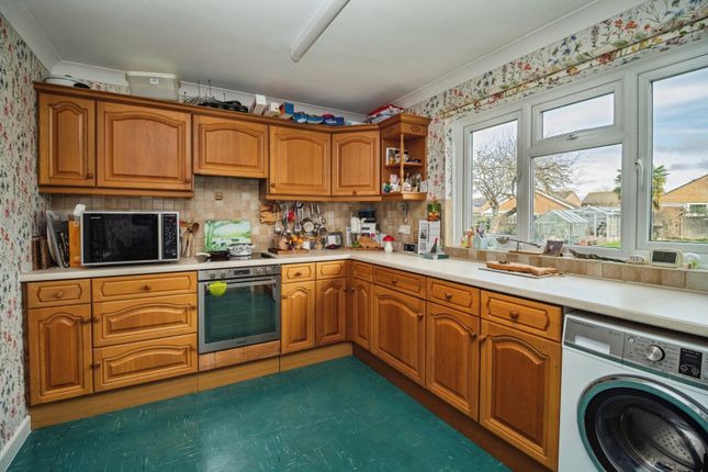 456, Chickerell Road, Weymouth photo 4