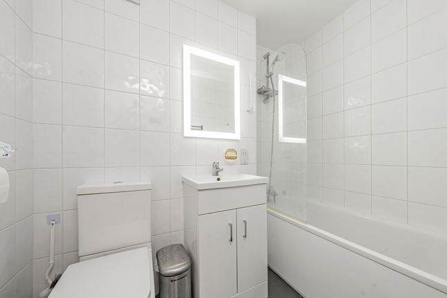 12 Colley House, Whitehall Road, Uxbridge photo 3