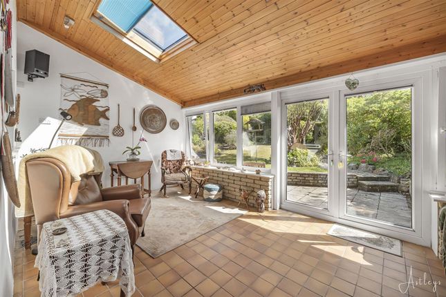 33, Three Cliffs Drive, Swansea photo 4