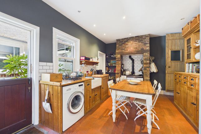 11 Forest Road, Horsham photo 2
