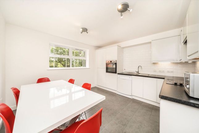 166, Macmillan Way, London photo 2