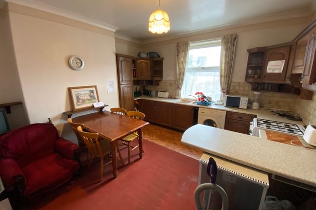 Shared accommodation for sale in Springhurst Road, Shipley, West Yorkshire