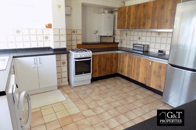 39 Commonside, Brierley Hill photo 4