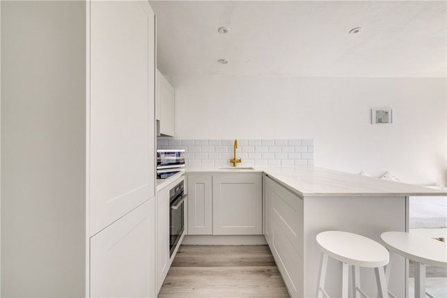 38A, Montserrat Road, London photo 4