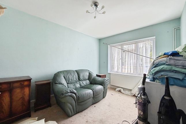 48, Birchett Road, Hampshire photo 4