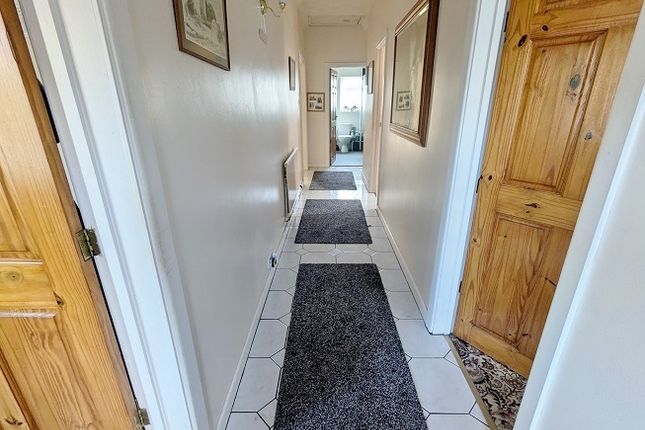 1, Reynolds Close, Bridgend photo 2