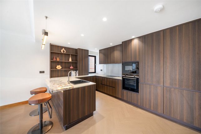 Flat 60, Watermans Quay,, William Morris Way, London photo 4