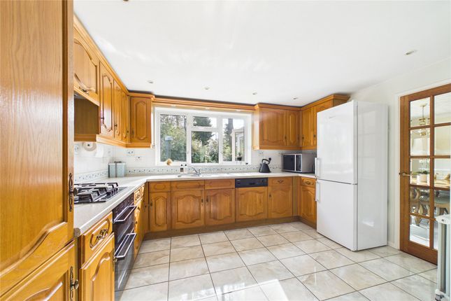 16, Nightingale Crescent, Bracknell photo 2