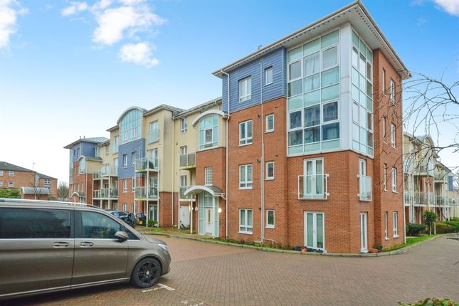 Flat for sale in Pumphouse Crescent, Watford