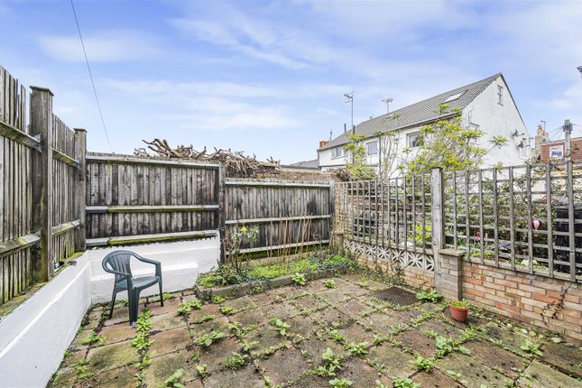 5, Hill Side, Newhaven photo 4