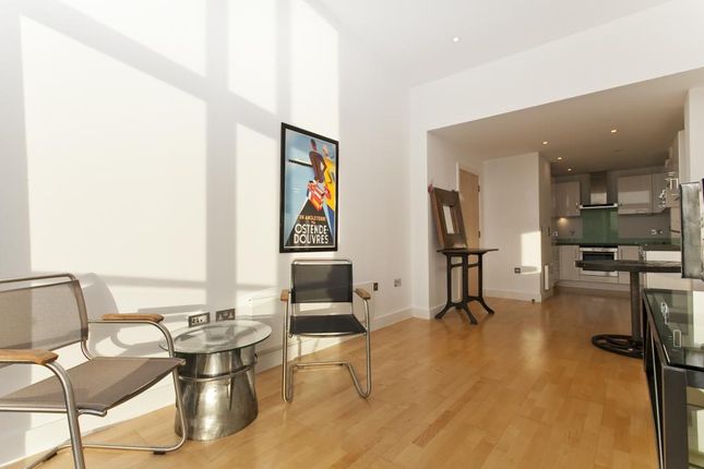 Flat 12, 35, Florida Street, London photo 4