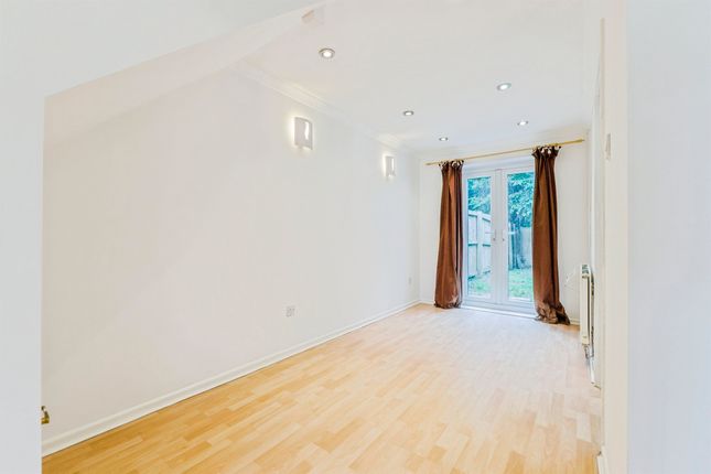 32, Oakleafe Drive, Cardiff photo 4