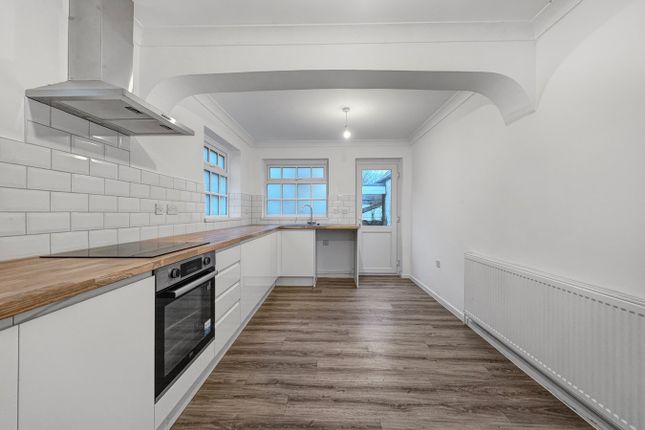 11, Lyndhurst Road, Clacton-on-Sea photo 4