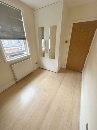 Flat 1, The Cottage, London photo 2