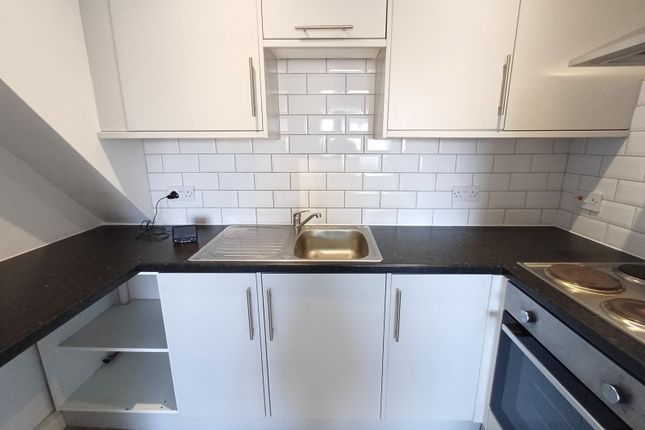 Flat 3, 122 High Street, Kent photo 3