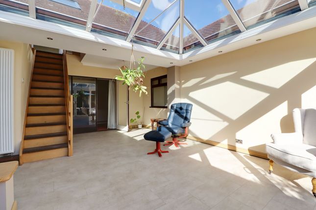17 Normanby Road, Scunthorpe photo 4